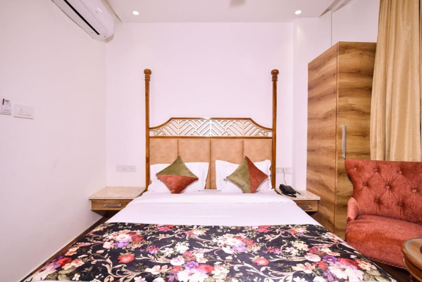 Hotel Rv Golden 阿姆利则 外观 照片