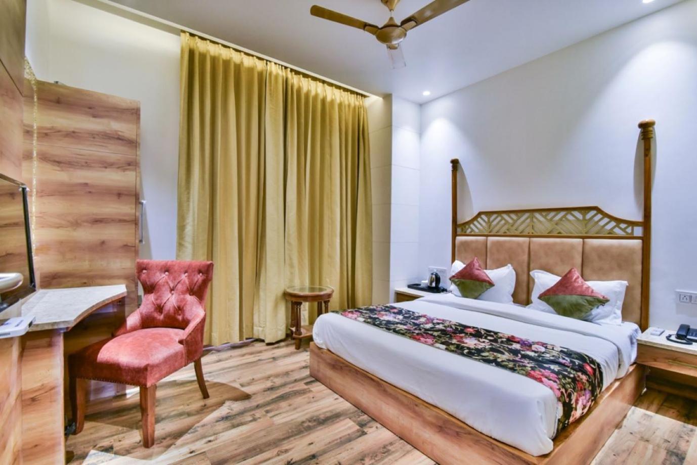 Hotel Rv Golden 阿姆利则 外观 照片